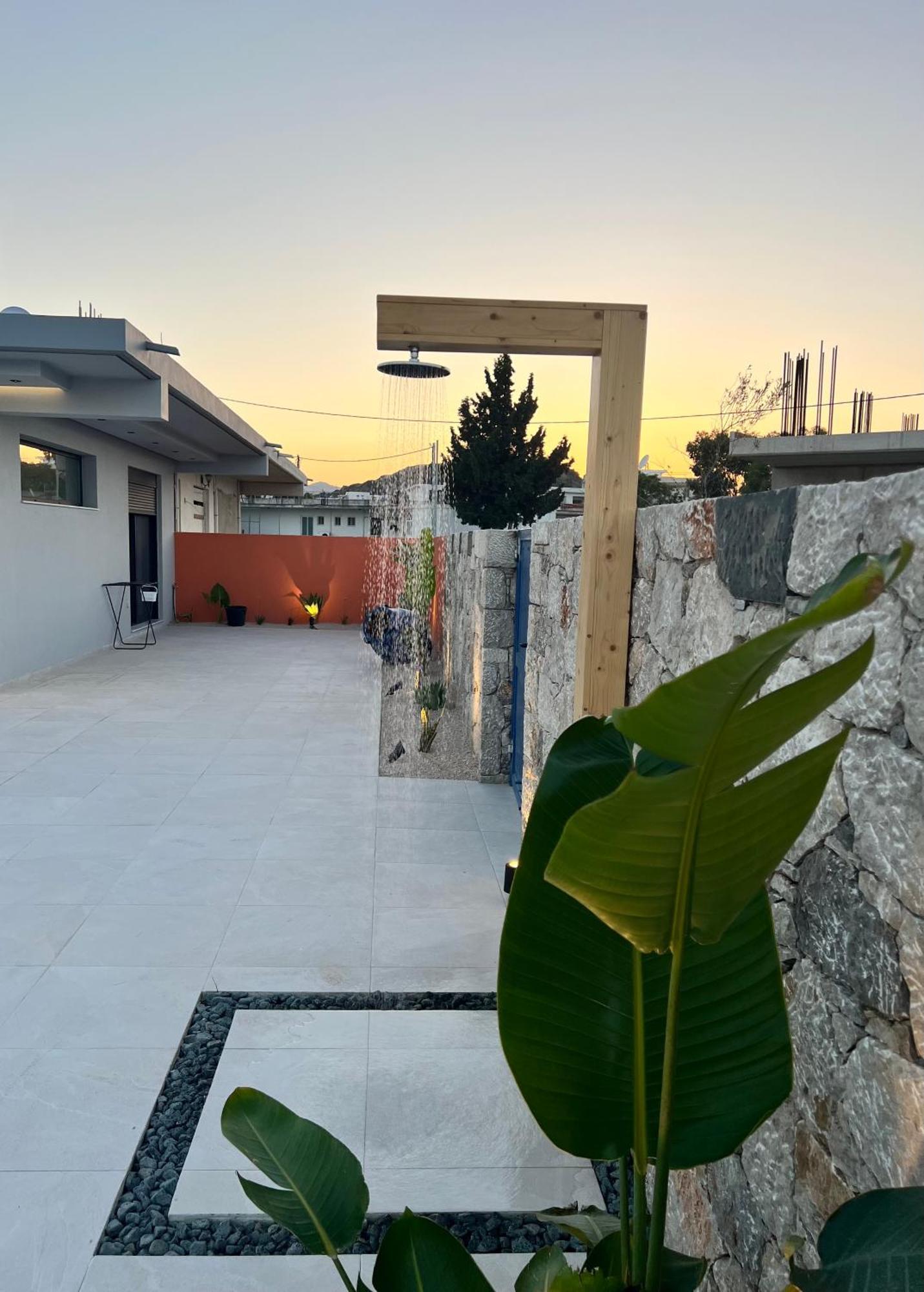 Cora May Central Villa With Private Pool 200M To The Beach Faliraki Ngoại thất bức ảnh